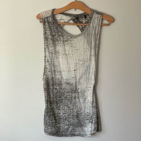 Tops - Grey athletic tank